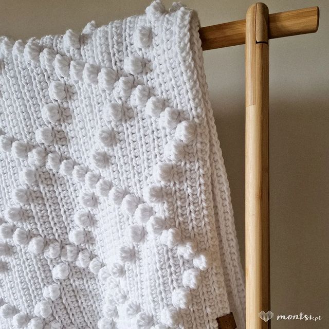 Bąbelkowy, szydełkowy, akrylowy ...

#crochetblanket #crochet #handmade #whiteblanket #crocheted #sharethecrochetlove #montsicrafts #handmadewithlove #homedecor #handmadedecorations